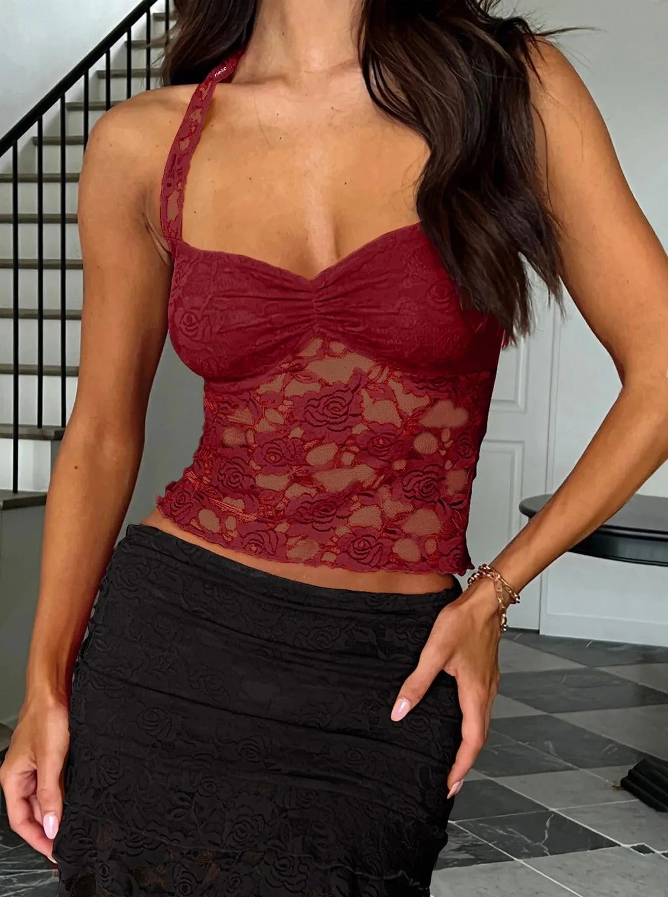 2025 Amazonaser -europäische und amerikanische Frauen -Lacetank sexy Oberbekleidung ausgesetzt Bauch Y2K Mode Top Polyester Faser B 7