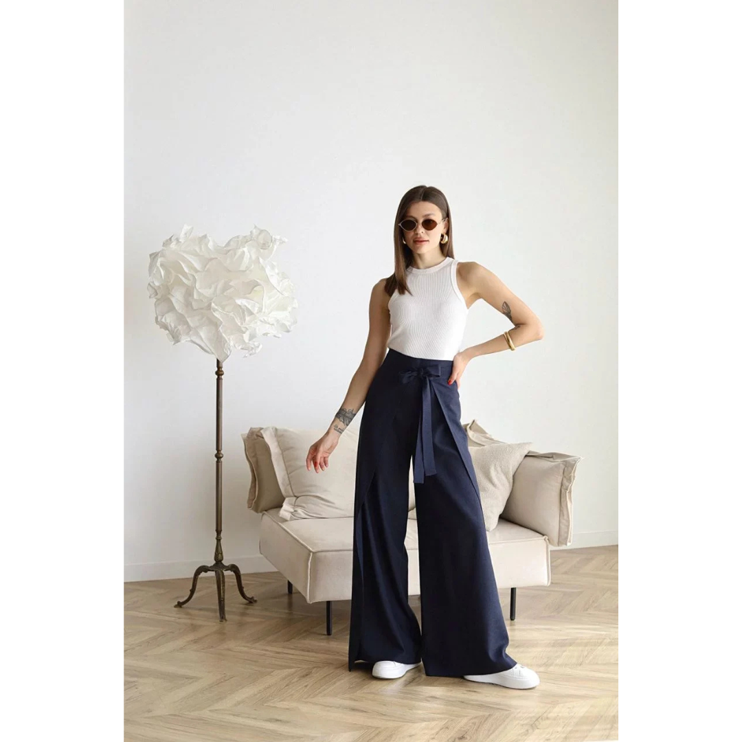 DAMENHOSE MIT SCHÜRZENKRAWATTE
