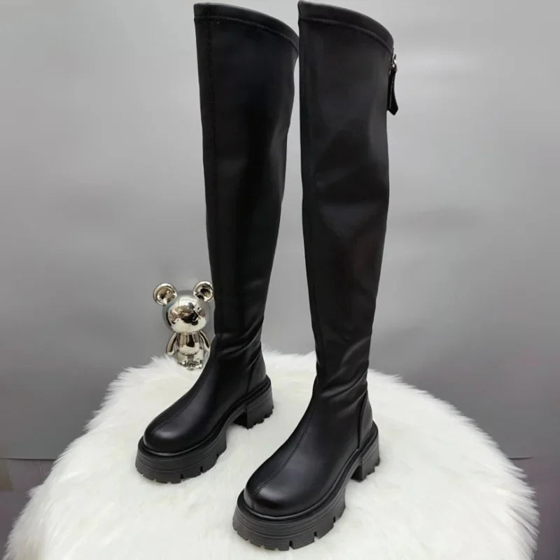 VIVIENNE OVERKNEE STIEFEL – LUXURIÖS & STILVOLL