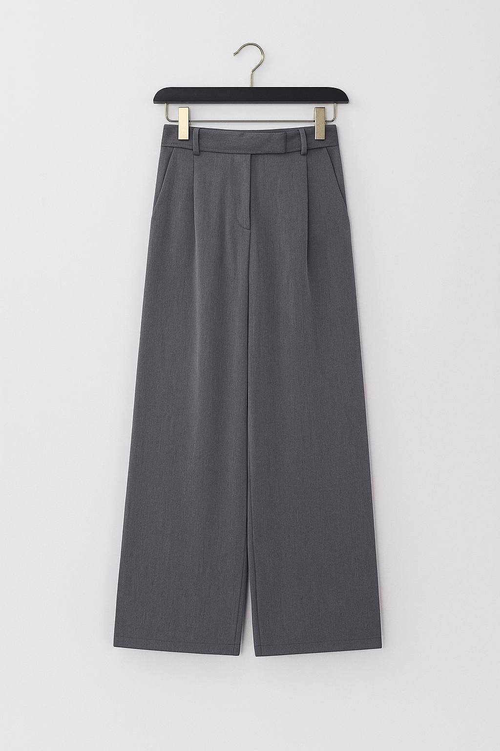 ADA ANZUGHHOSE MIT WEITEM BEIN UND BUNDFALTEN