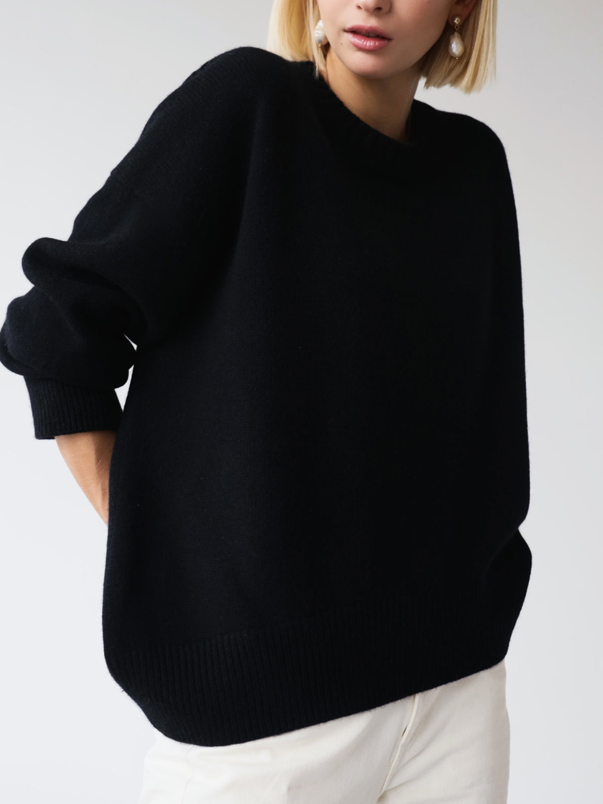 MIRA – FLUFFIGER DAMENPULLOVER MIT WEITEM SCHNITT UND ZUCKERWATTEN-LOOK