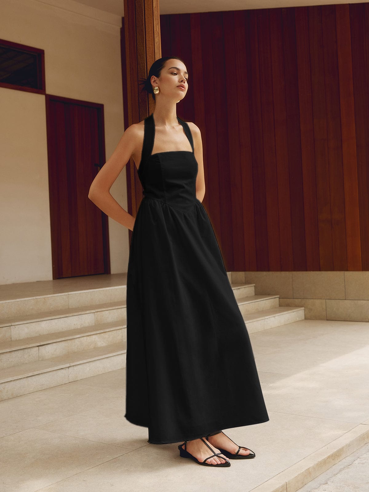 LEONORA MAXIKLEID – EIN RAFFINIERTES RÜCKENFREIES SOMMERKLEID FÜR FRAUEN