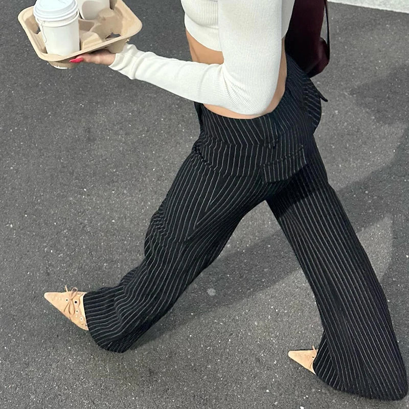MILANO FLARED-HOSE MIT ELEGANTEM SCHNITT UND HOHEM BUND
