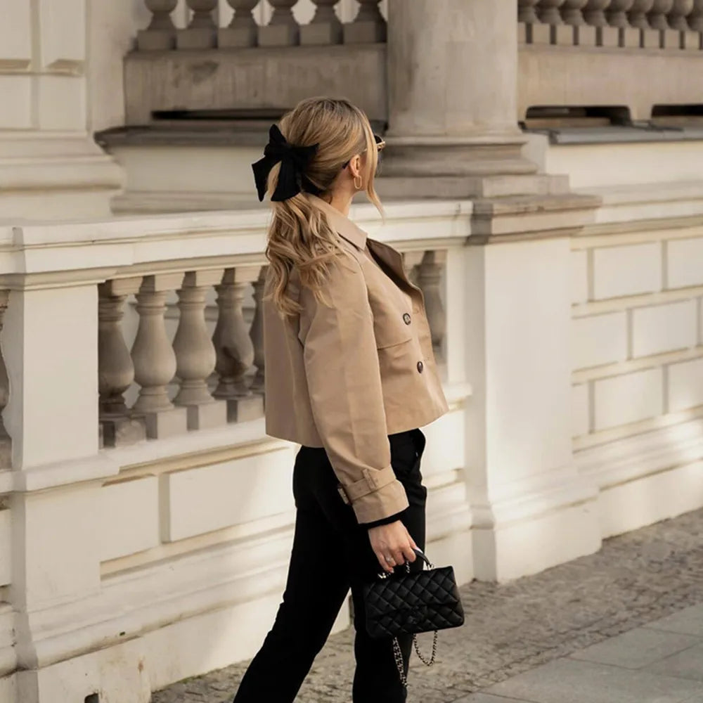 OSORIA CROPPED TRENCHJACKE MIT DOPPELKNOPF-VERSCHLUSS