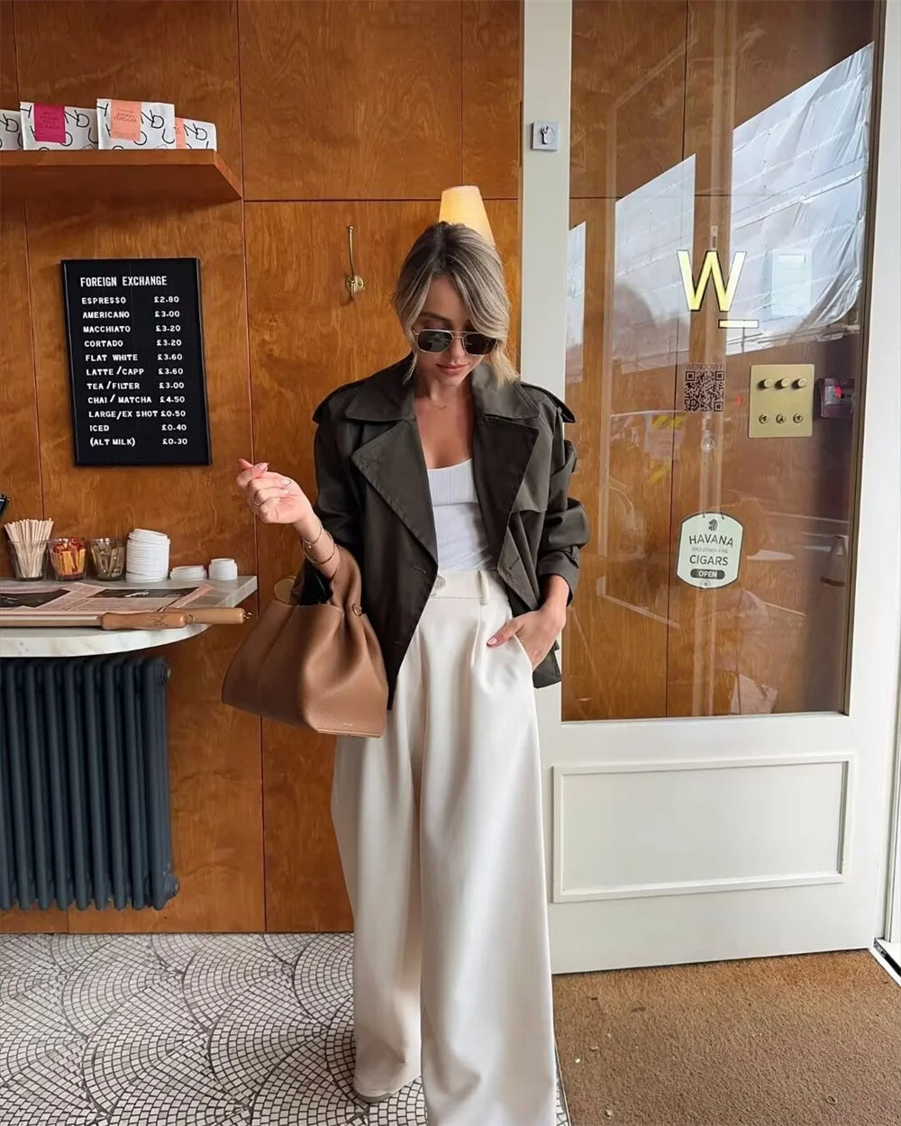 OSORIA CROPPED TRENCHJACKE MIT DOPPELKNOPF-VERSCHLUSS