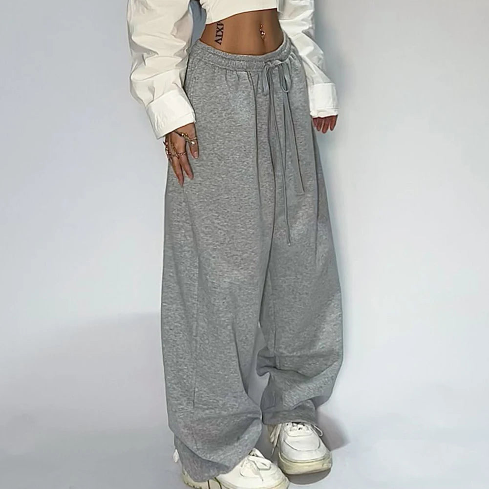 LENORA JOGGINGHOSE AUS POLYESTER – WEIT & BEQUEM