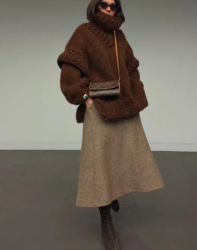 AMARA ROLLKRAGENPULLOVER – STRICK OVERSIZE WEISS