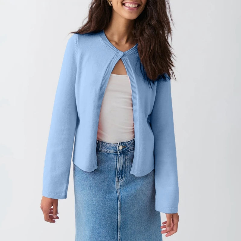 MARIBEL STRICKJACKE – ELEGANT MIT KNOPF VORNE