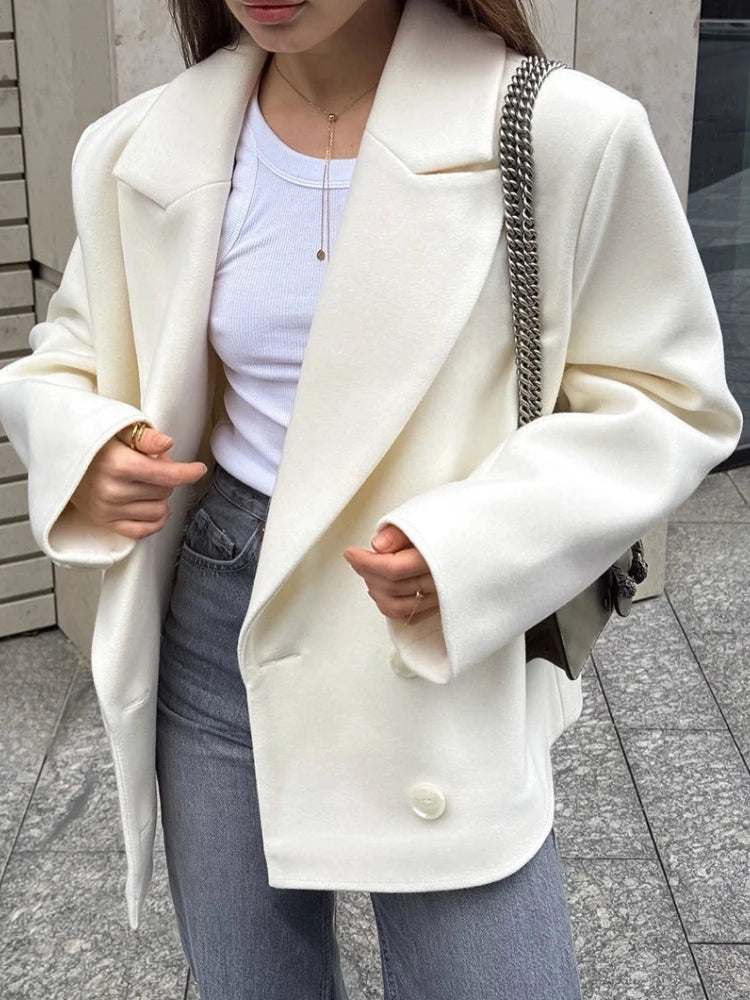 AMARA WOLLBLASER – ELEGANT & ZEITLOS