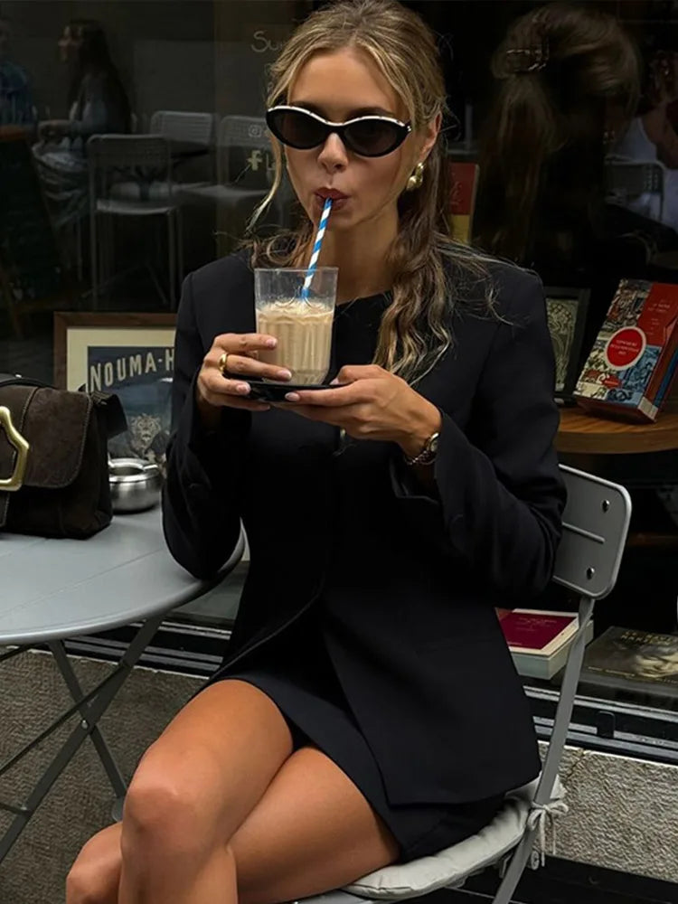 Cassandra – Elegantes Blazer-Rock-Set 4