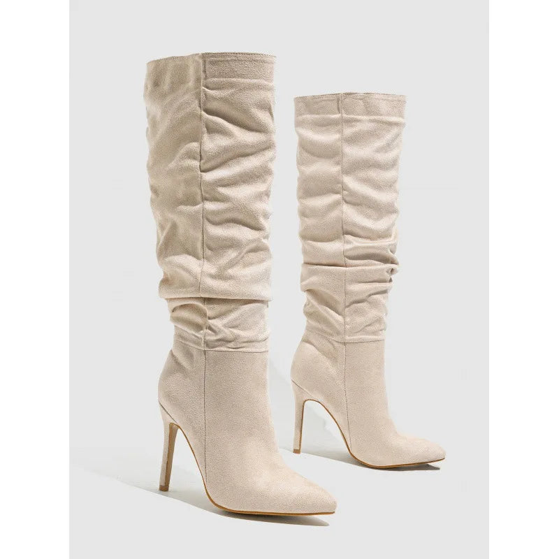 ISABELLA – KNIEHOHE STIEFELETTE MIT FALTENOPTIK & BLOCKABSATZ