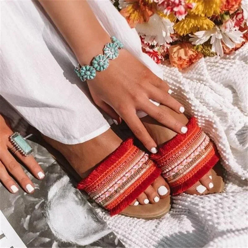 SOLA – FLACHE SOMMERSANDALE MIT PERLENDETAILS