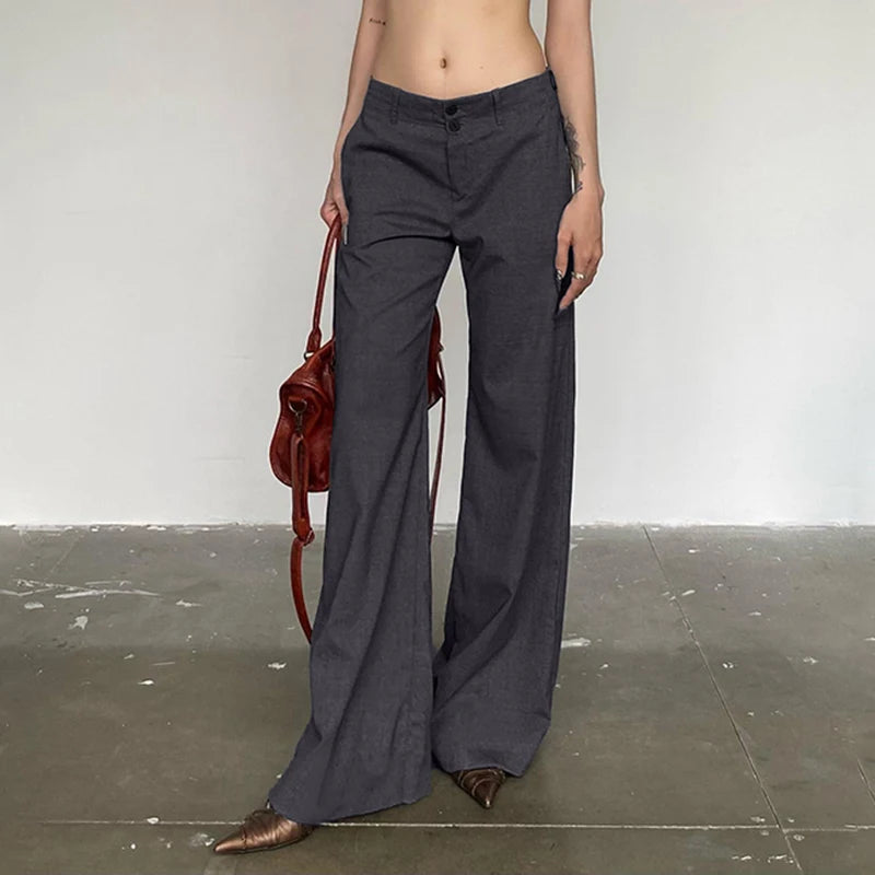 LUCIA FLARED-HOSE MIT FIGURBETONTEM SCHNITT