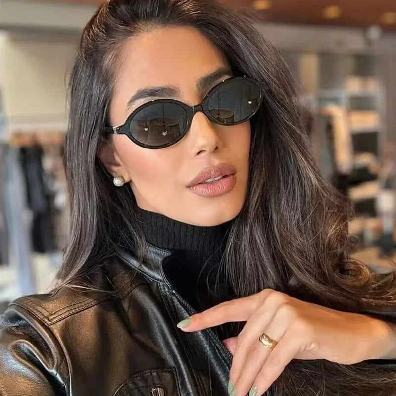 ZAFIRA SONNENBRILLE – DAMEN-SONNENBRILLE OVAL IN SCHWARZ KLEIN AUS KUNSTSTOFF MIT UV400-SCHUTZ