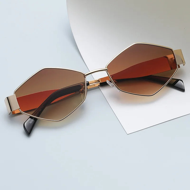 LIYANA SONNENBRILLE – UNISEX-SONNENBRILLE EINHEITSGRÖSSE KUNSTSTOFFRAHMEN RETRO-QUADRATISCHES DESIGN MIT UV-SCHUTZ