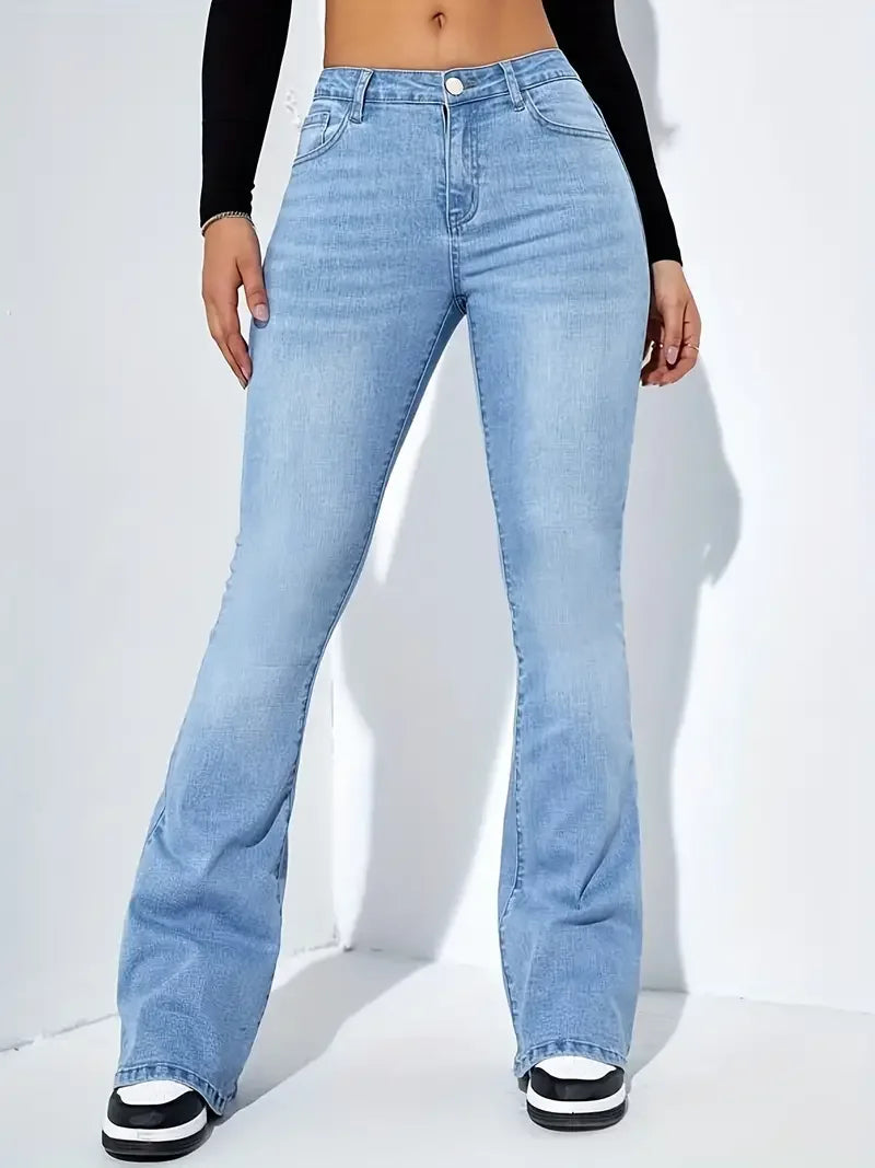 CAMILA – HELLBLAUE FLARED JEANS MIT HOHER TAILLE UND STRETCH