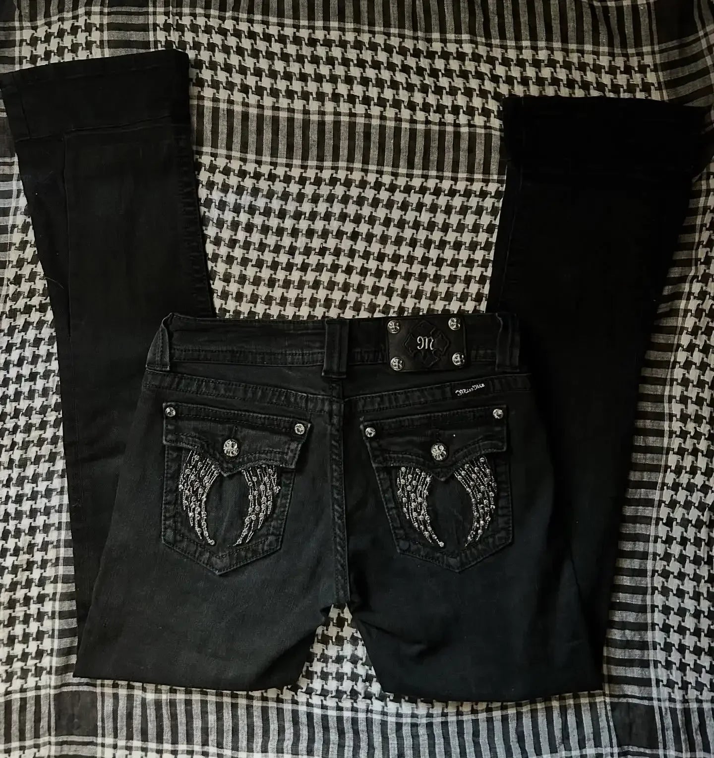 CATALINA DESIGNER-JEANS MIT STICKEREI UND PERFEKTEM SITZ