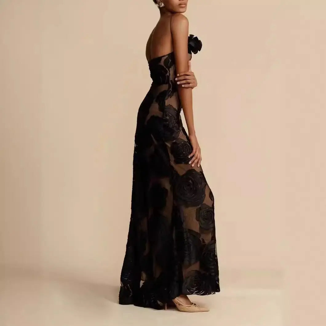 YARELI MAXIKLEID – SEXY UND ELEGANTES SCHWARZES MAXIKLEID MIT BLUMENMUSTER UND SCHLITZ