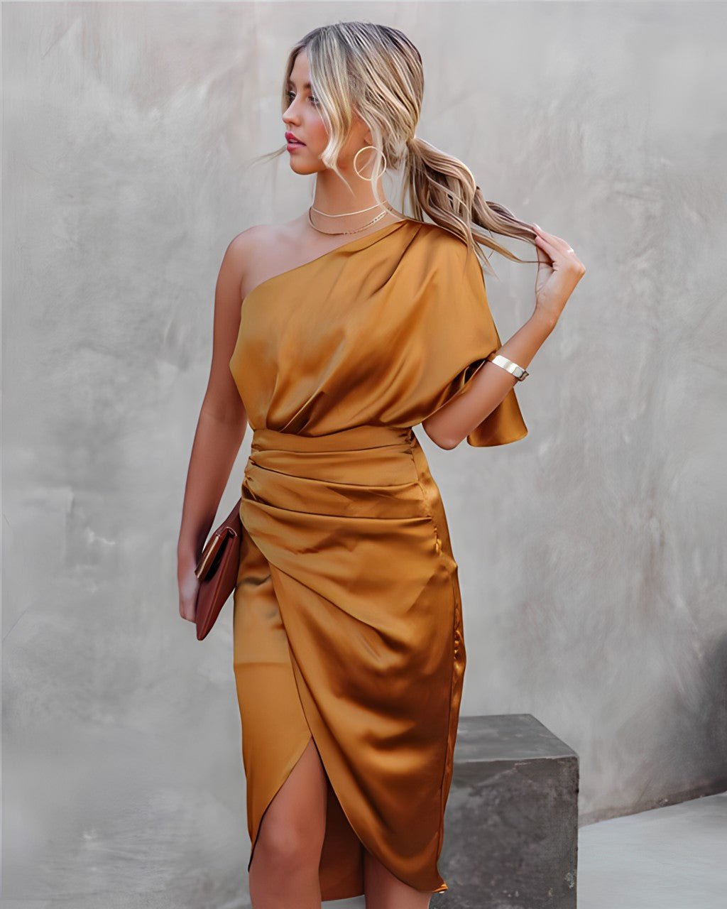 AMIRA | EINÄRMELIGES ABENDKLEID