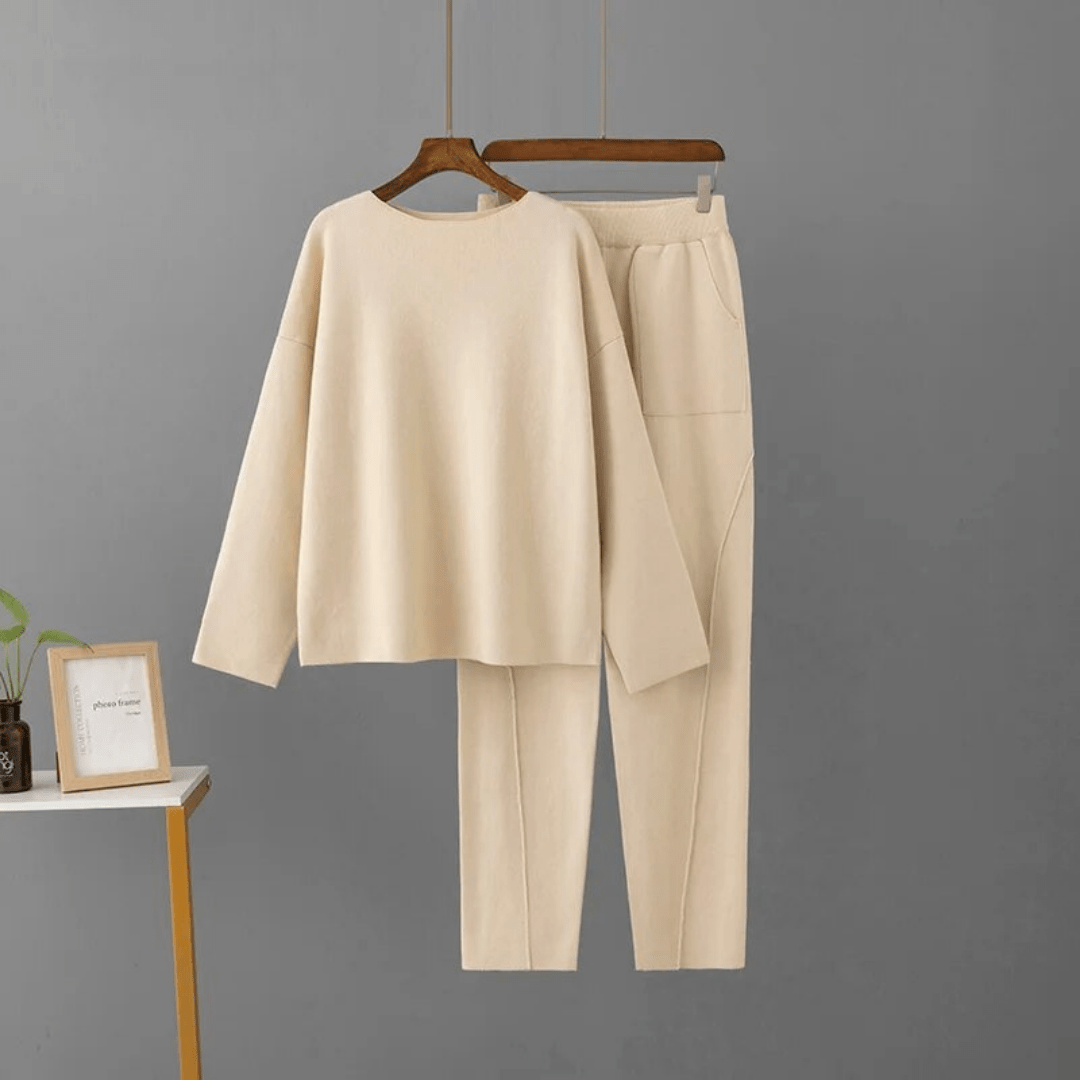 NORA – GEMÜTLICHES SWEATER-SET AUS STRICK MIT LOCKEREM SCHNITT