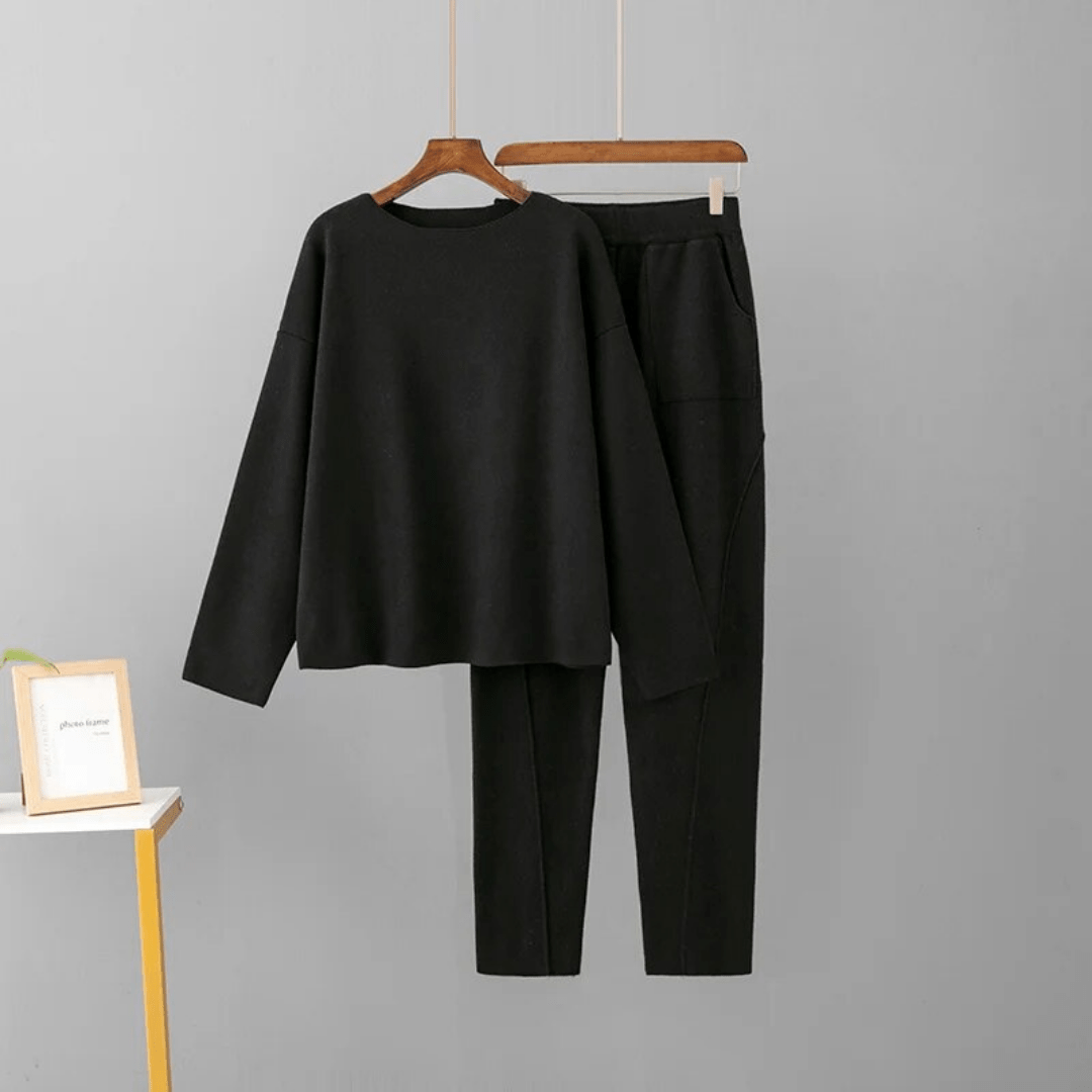 NORA – GEMÜTLICHES SWEATER-SET AUS STRICK MIT LOCKEREM SCHNITT