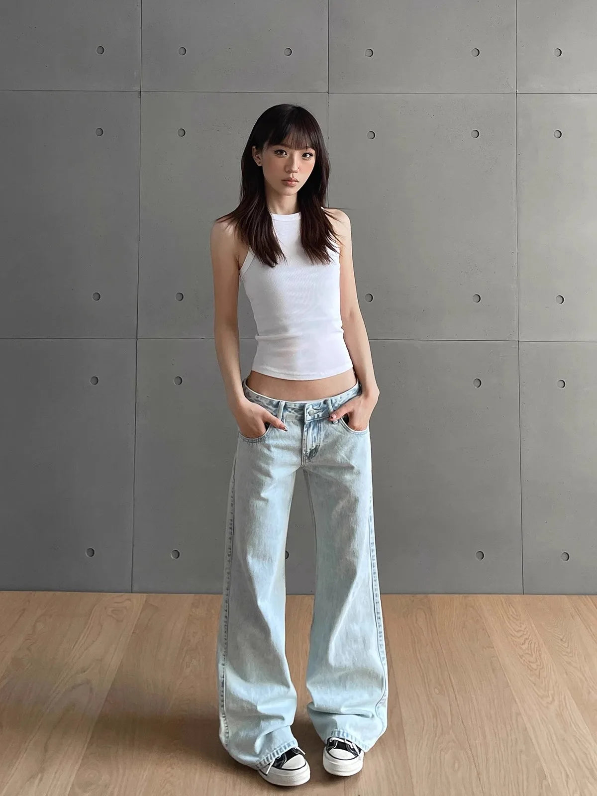 ZADRA JEANS MIT NIEDRIGEM BUND UND TASCHENDETAILS