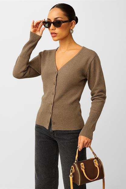 LEONA – STRICKJACKE MIT V-AUSSCHNITT IN BRAUN