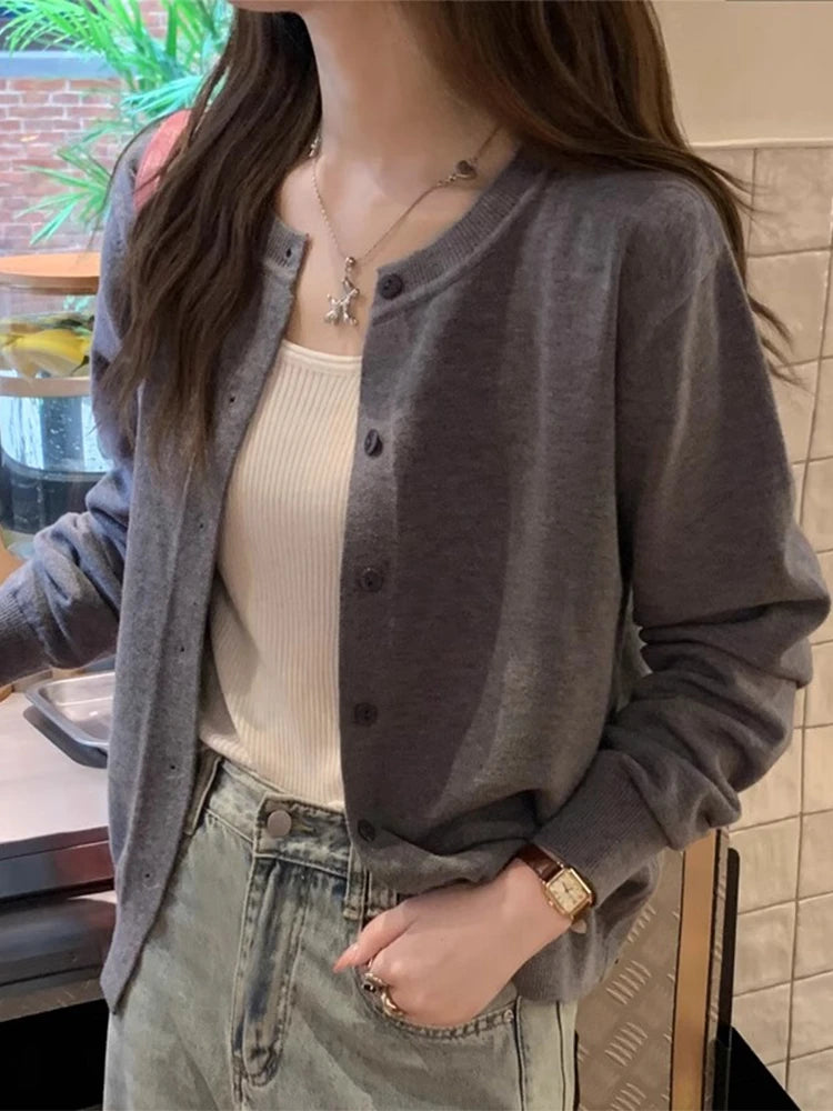 ALAMEDA STRICKJACKE LOCKERER FIT MIT KNÖPFEN UND V-AUSSCHNITT