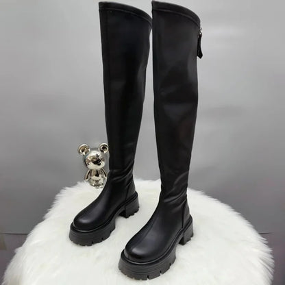 VIVIENNE OVERKNEE STIEFEL – LUXURIÖS & STILVOLL