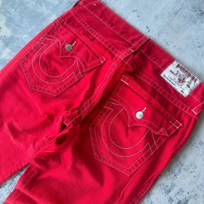 SIERRA DESIGNER-JEANS MIT STRASSDETAILS UND PERFEKTEM SITZ