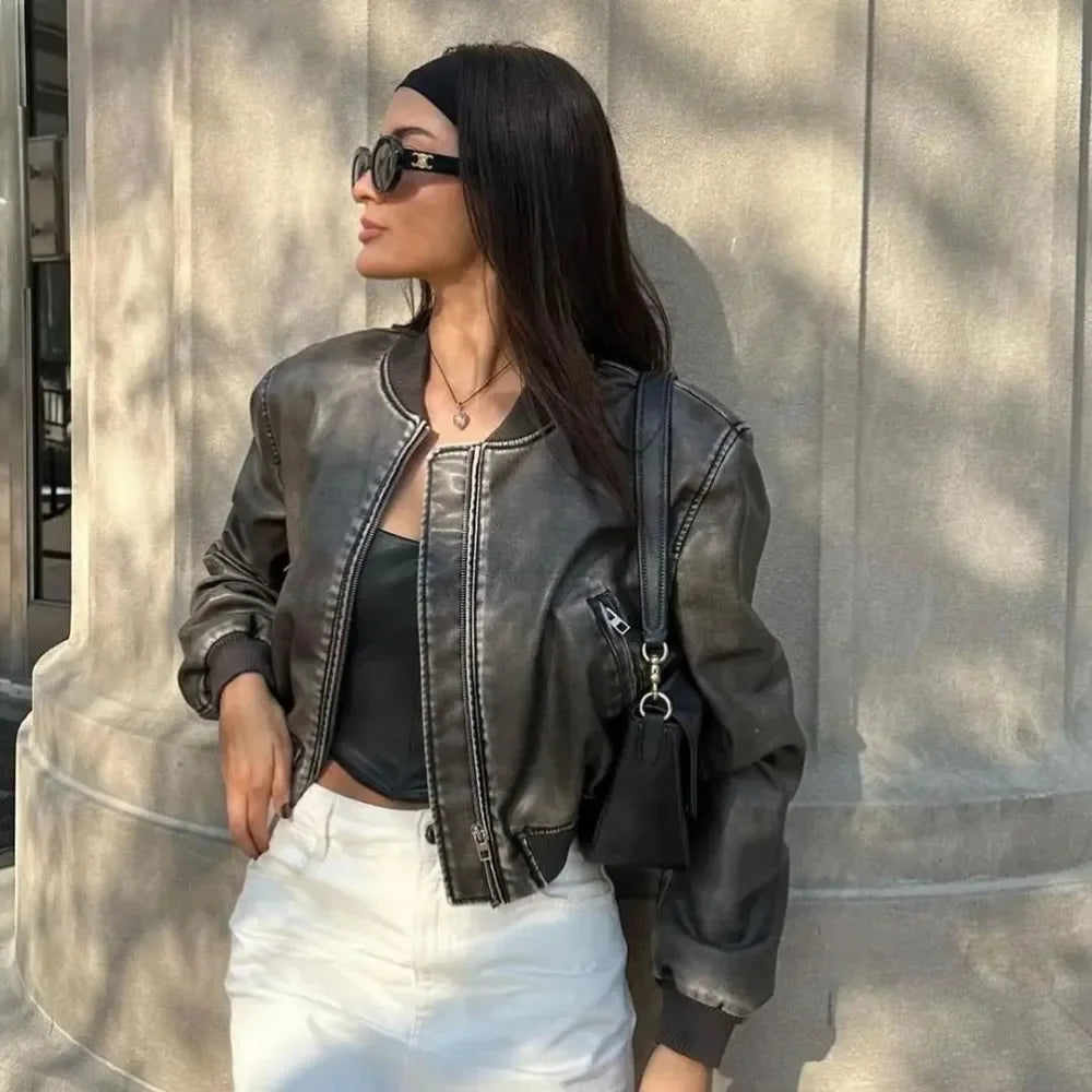ELENYA BOMBERJACKE – CROPPED STREETSTYLE STATEMENT