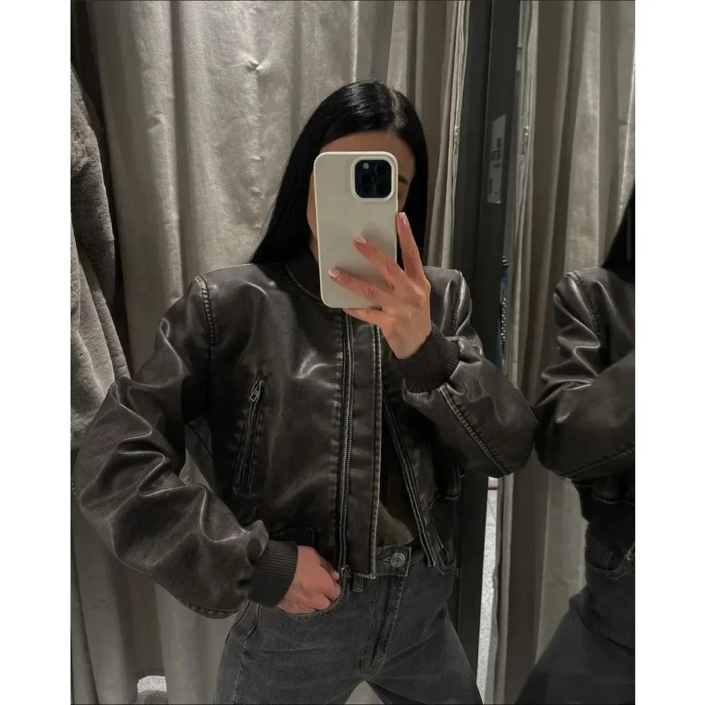ELENYA BOMBERJACKE – CROPPED STREETSTYLE STATEMENT