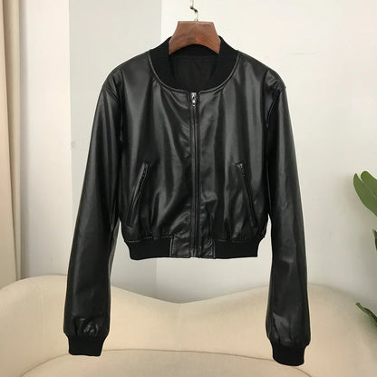 ELENYA BOMBERJACKE – CROPPED STREETSTYLE STATEMENT