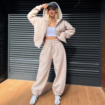 LYANNA JOGGINGANZUG – 2-TEILIG & PREMIUM COMFY