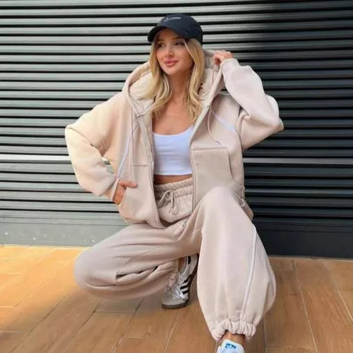 LYANNA JOGGINGANZUG – 2-TEILIG & PREMIUM COMFY