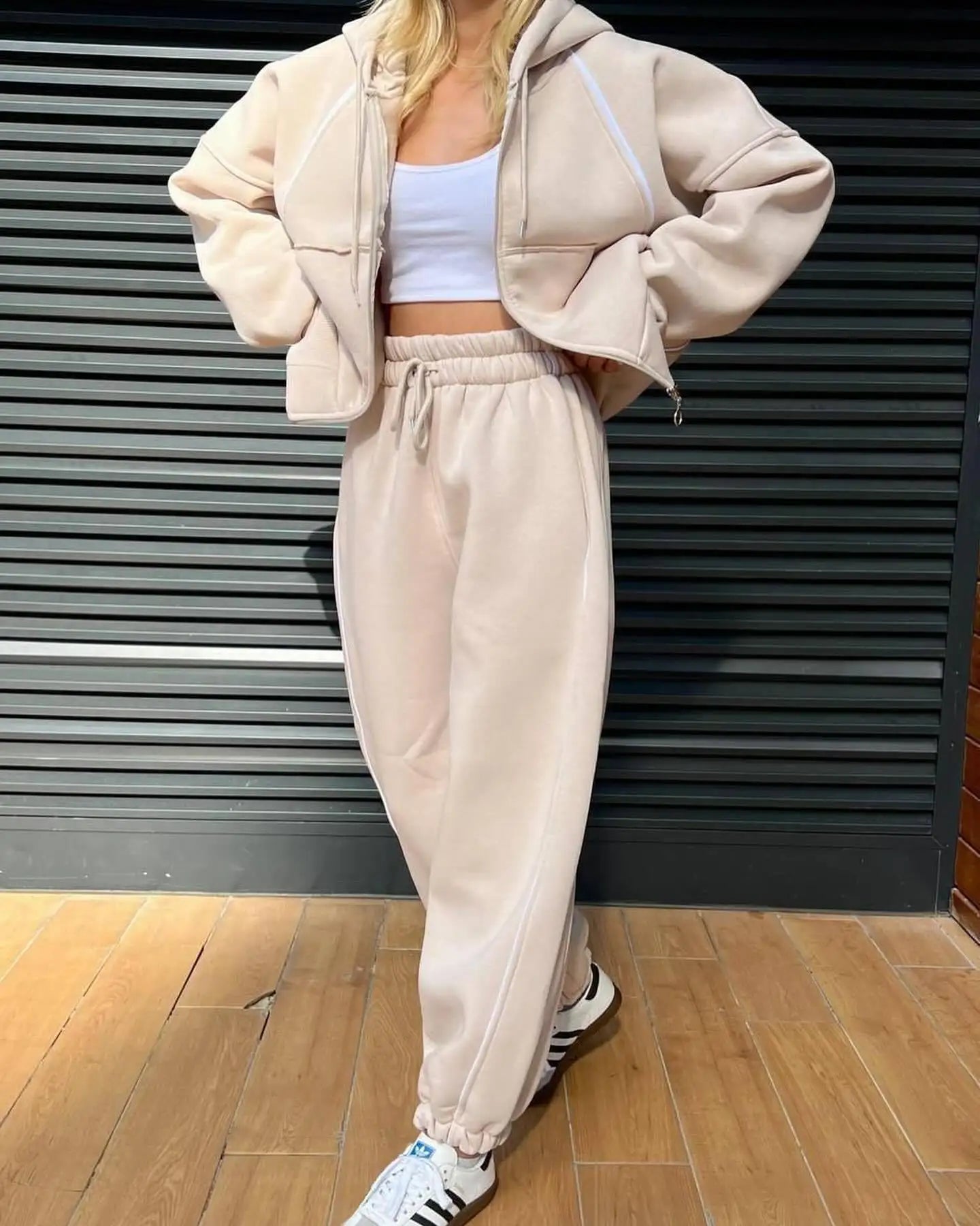 LYANNA JOGGINGANZUG – 2-TEILIG & PREMIUM COMFY