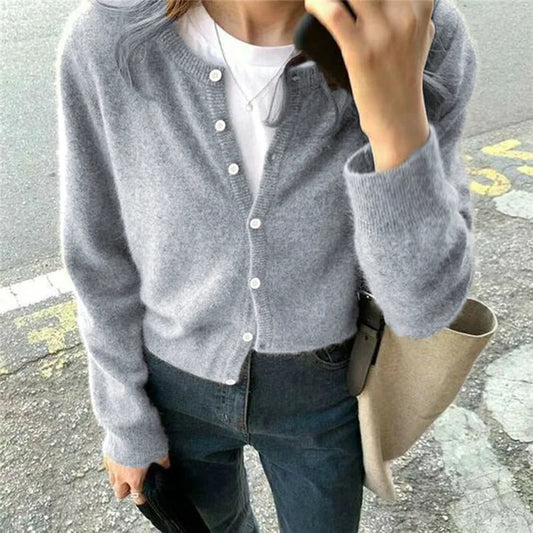 CELINE CARDIGAN – KLASSISCHE STRICKJACKE MIT PREMIUM-FLAIR