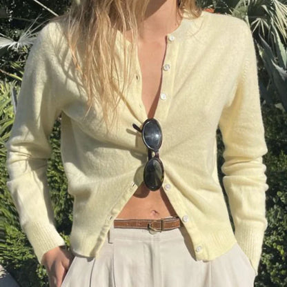 CELINE CARDIGAN – KLASSISCHE STRICKJACKE MIT PREMIUM-FLAIR