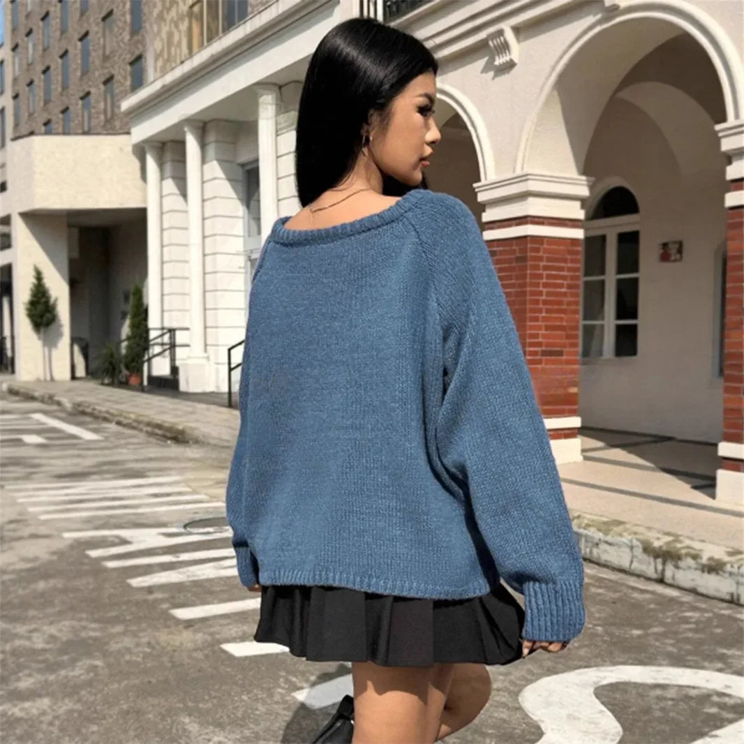 AMARA OFF-SHOULDER PULLOVER – LÄSSIGER STRICK MIT ELEGANZ