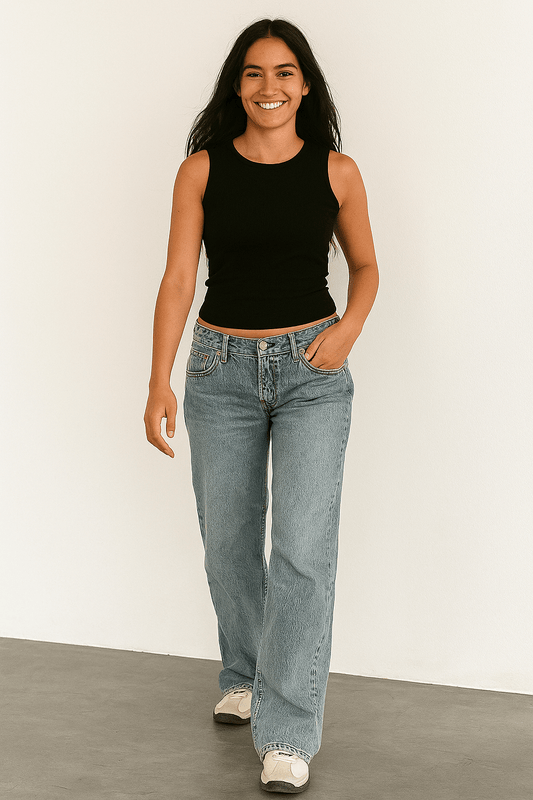 FENNA SCHLAGJEANS MIT HOHEM BUND UND VINTAGE-WASCHUNG