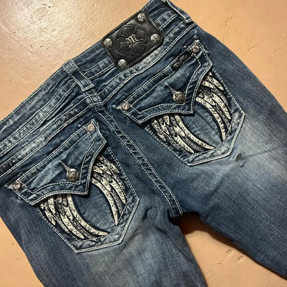 MANHATTAN DESIGNER-JEANS MIT AUFFÄLLIGER TASCHENSTICKEREI