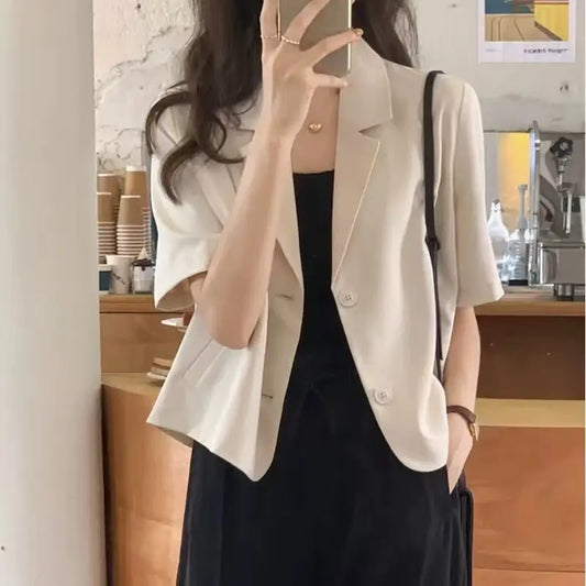 LOUISA KURZBLAZER – SOMMERLICHER DAMEN-BLAZER MIT ELEGANZ