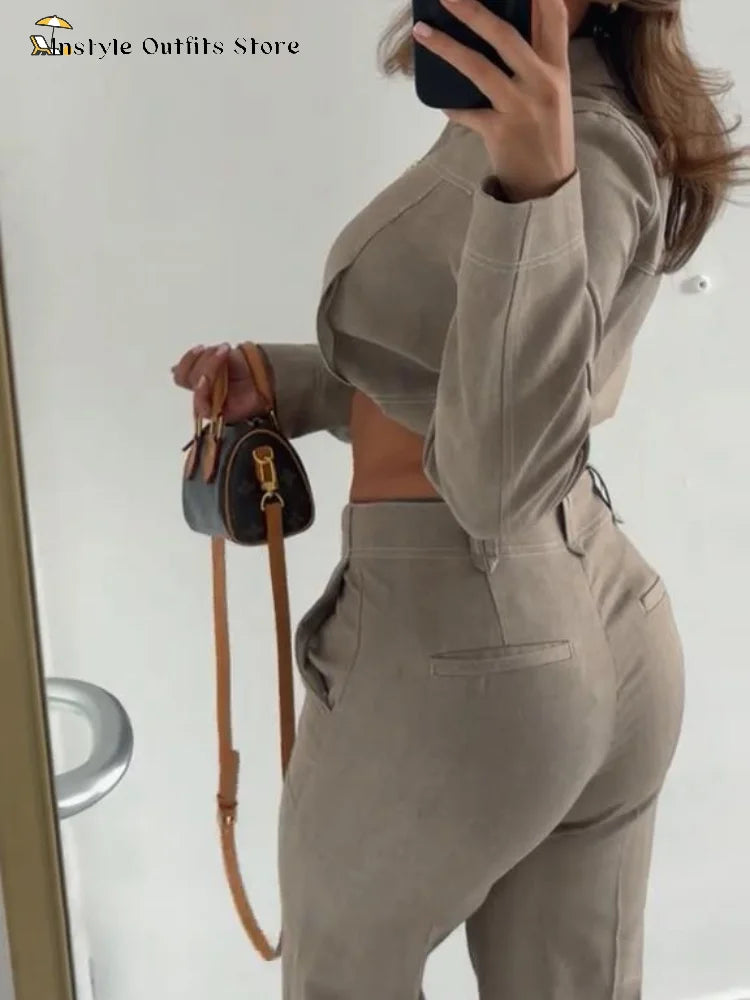 VALENCIA ZWEITEILER MIT CROP JACKE UND WEITER HOSE IN LEINEN-OPTIK