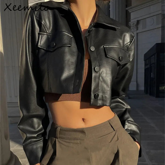 KIMBERLY KUNSTLEDERJACKE – CROPPED DAMENJACKE MIT KNÖPFEN & KRAGEN