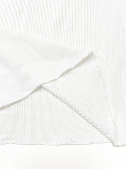 INES RIPPED T-SHIRT MIT HALBKNOPF – FIGURBETONT & WEISS