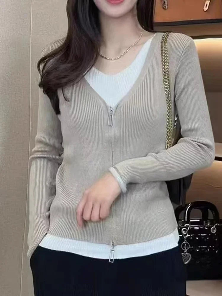 SENDA CARDIGAN MIT KNÖPFEN UND V-AUSSCHNITT AUS STRICK