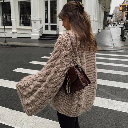 MIRELLA PULLOVER – OVERSIZE MIT ZOPFMUSTER