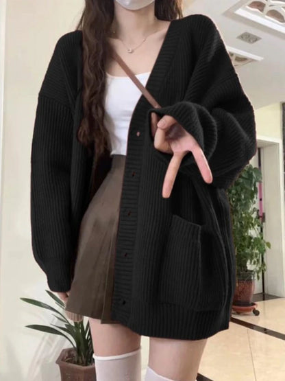ODESSA OVERSIZE CARDIGAN MIT V-AUSSCHNITT UND GROBEN KNÖPFEN