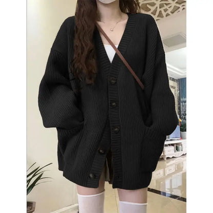 ODESSA OVERSIZE CARDIGAN MIT V-AUSSCHNITT UND GROBEN KNÖPFEN