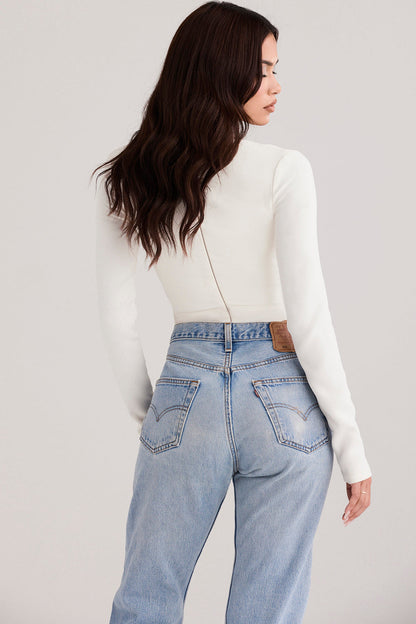 Margot | Chic Weiß Ausschnitt Langarm Crop Top für Trendy Frauen 1